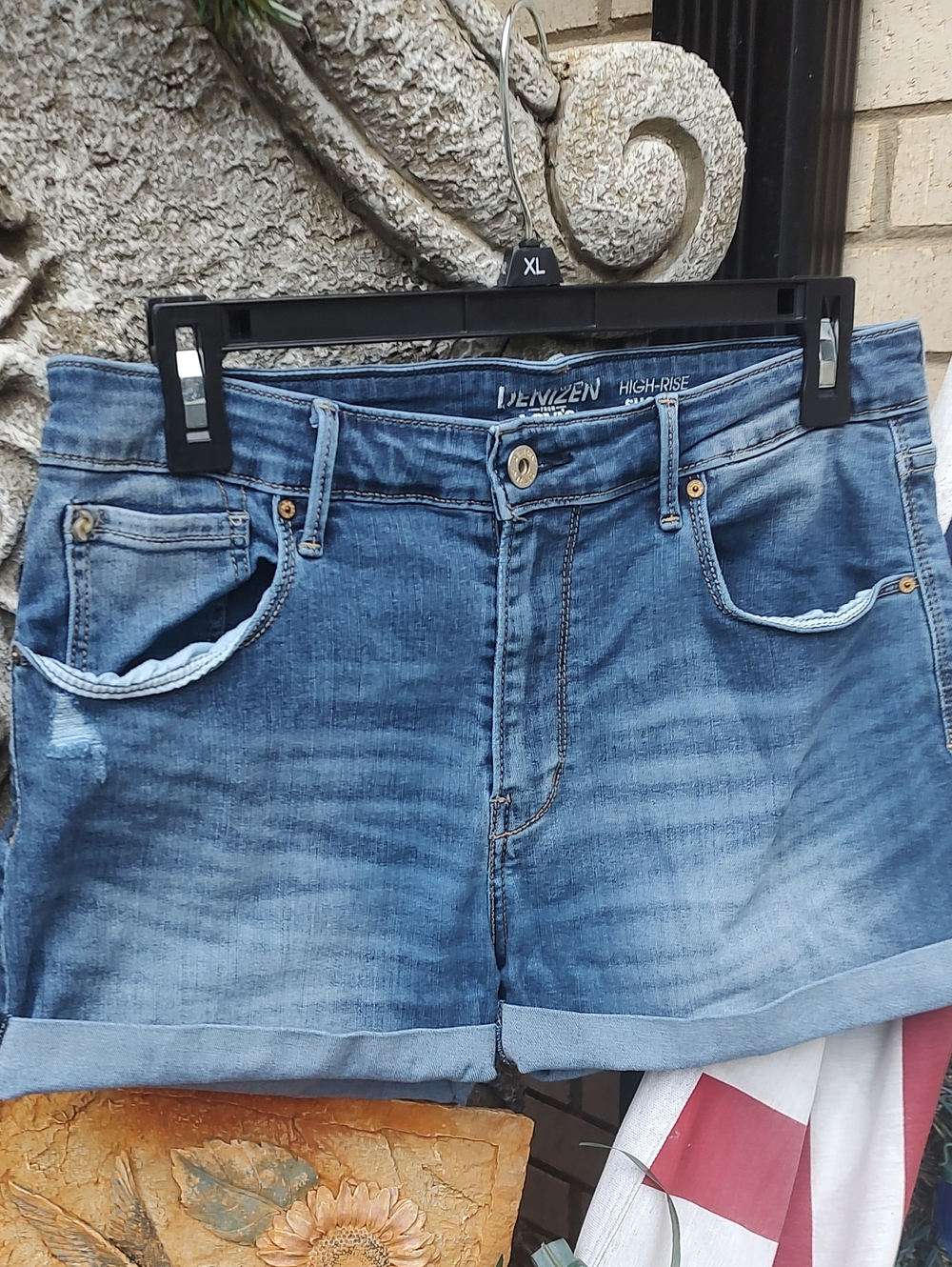 Levi's BlueJean shorts - Picture 4 of 11